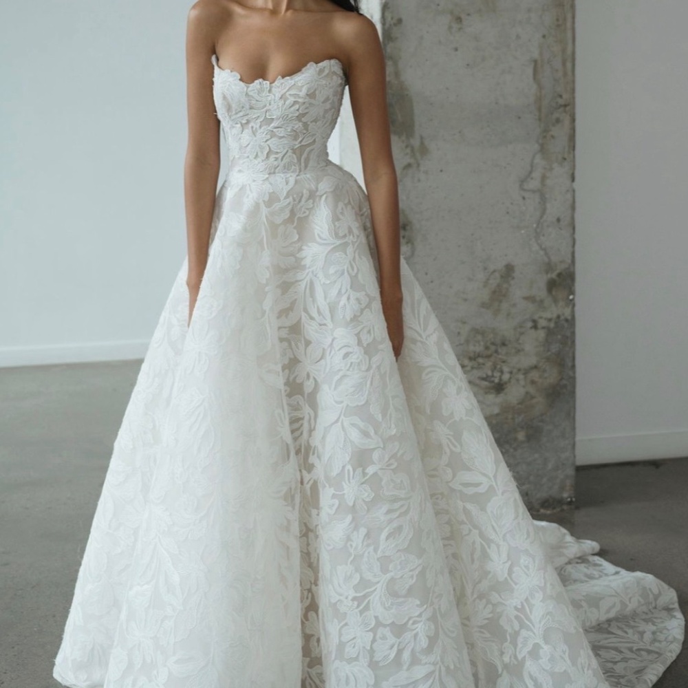 Jenny Yoo Ezra Wedding Dress  (Unworn) - Picture 5 of 8